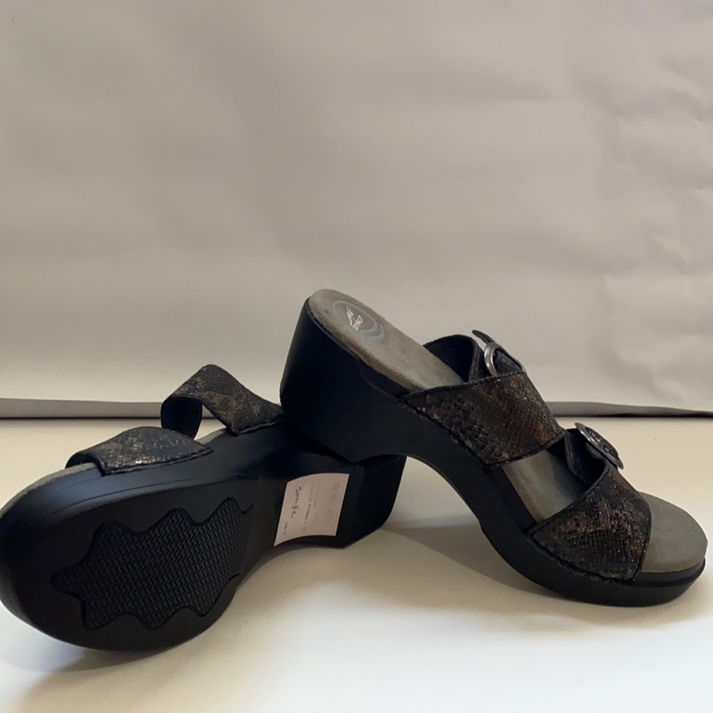 Dansko Sophie Metallic Python 38EU 7.5-8US